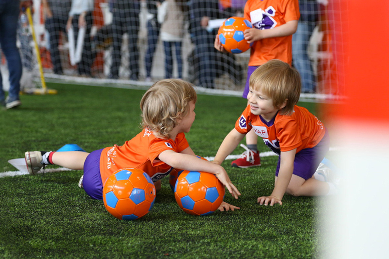 kids play football School Championika